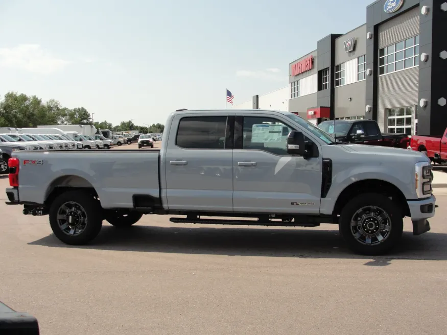 2024 Ford F-350 | Photo 6 of 19