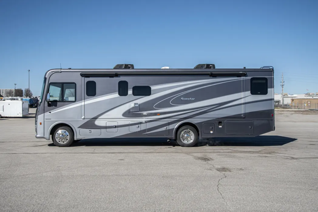 2024 Winnebago Sunstar 33K 