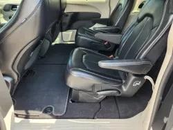 2022 Chrysler Pacifica Touring L | Thumbnail Photo 9 of 27