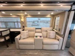 2020 Newmar King Aire 4549 | Thumbnail Photo 5 of 14