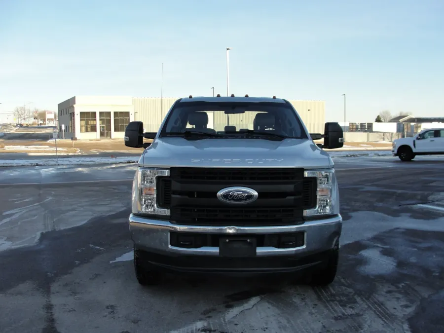 2019 Ford F-350 | Photo 7 of 12