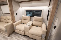 2025 Tiffin Wayfarer 25XRW | Thumbnail Photo 4 of 10