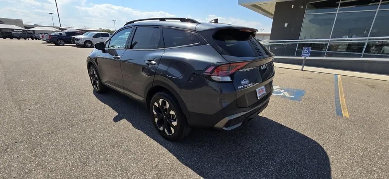 2023 Kia Sportage | Photo 6 of 28