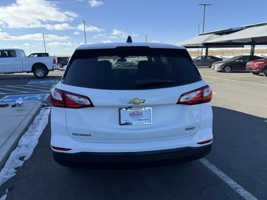 2021 Chevrolet Equinox LS | Photo 7 of 17