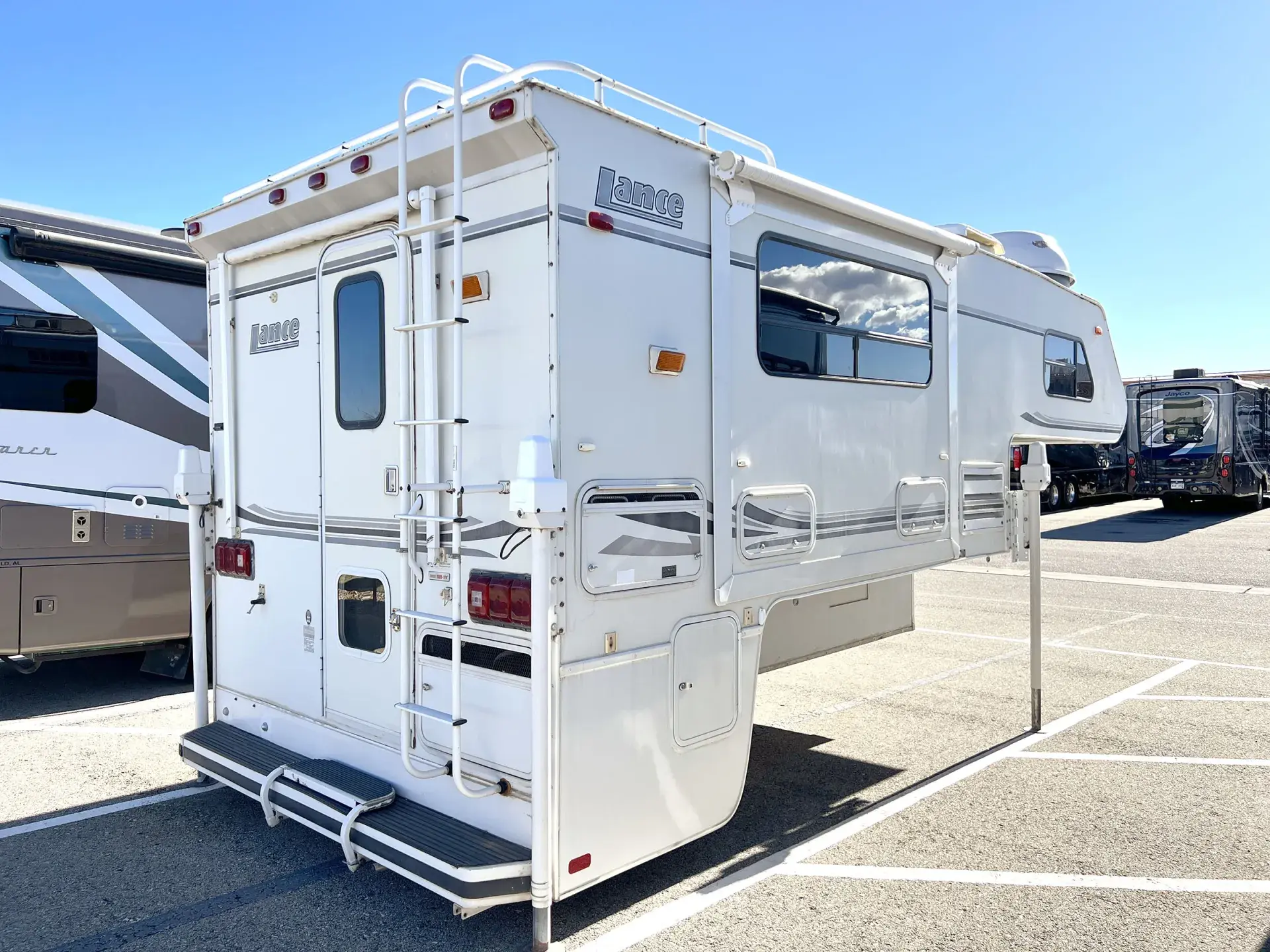 Used 2000 Lance Truck Camper 1121 in Frederick, CO - Other RV