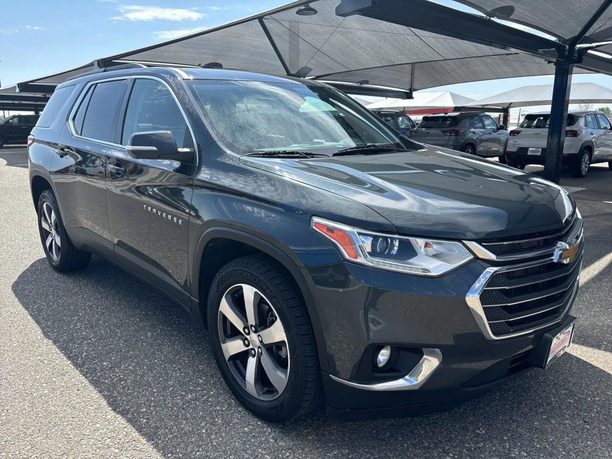 2021 Chevrolet Traverse LT Leather | Photo 6 of 28