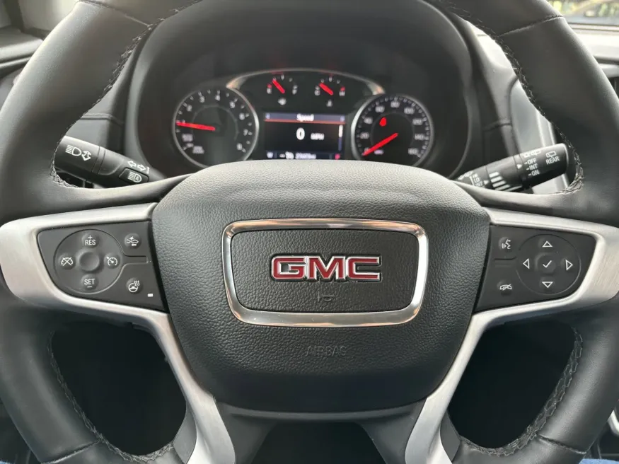 2024 GMC Terrain SLT | Photo 20 of 21