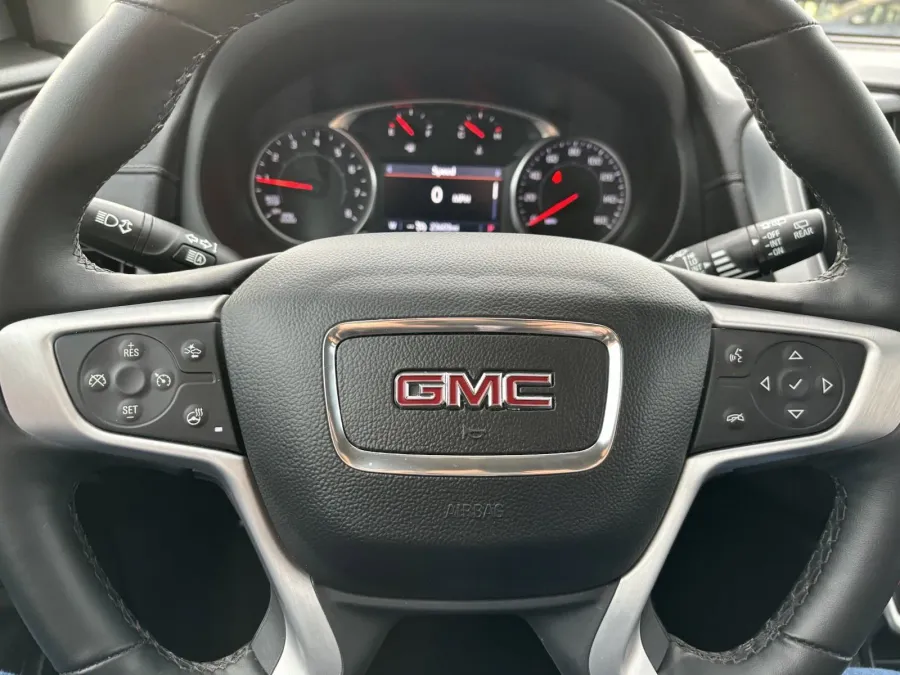 2024 GMC Terrain SLT | Photo 20 of 21