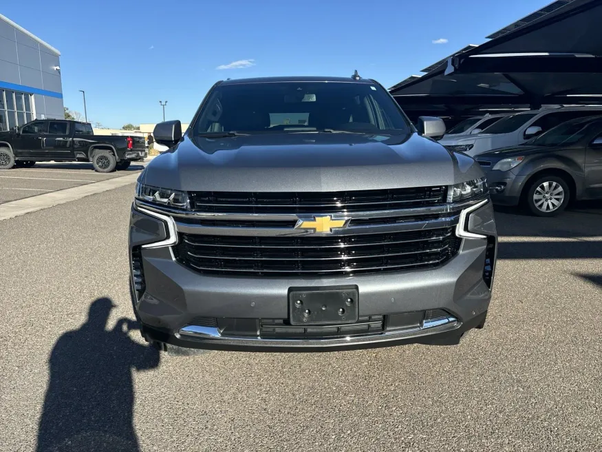 2022 Chevrolet Suburban LT | Photo 7 of 23