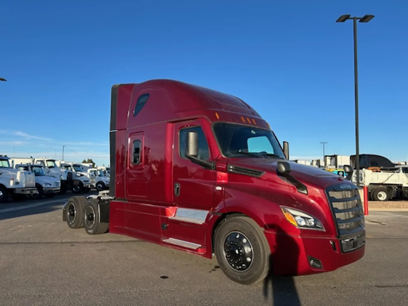 2025 Freightliner Cascadia 126 | Photo 5 of 21