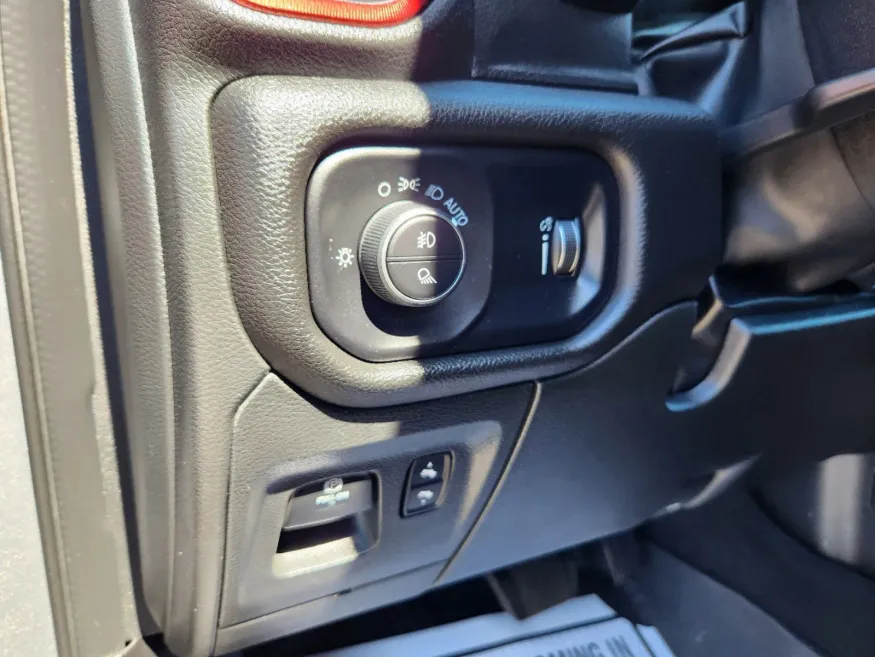 2023 RAM 1500 Rebel | Photo 6 of 31