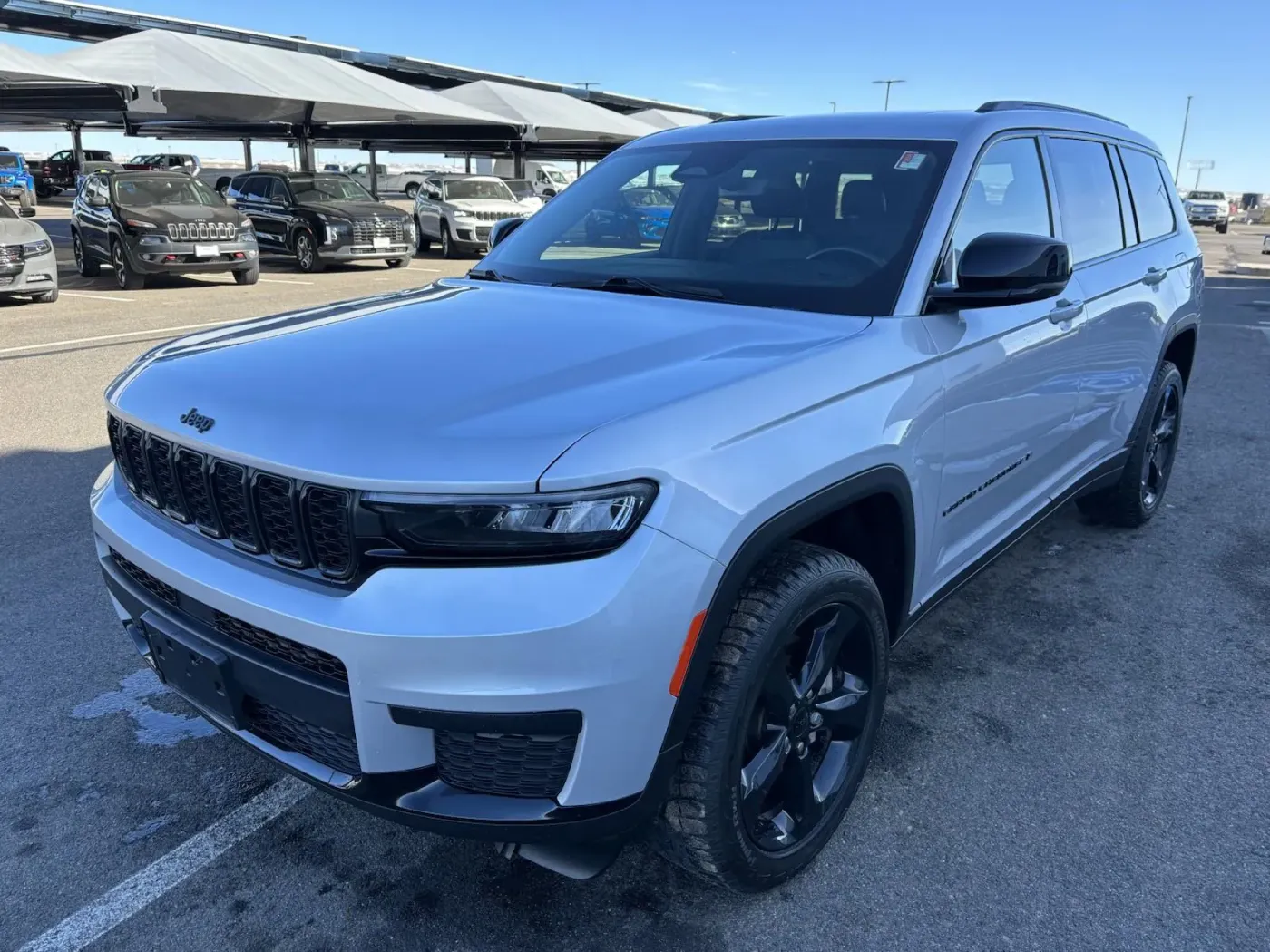 2021 Jeep Grand Cherokee L Altitude | Photo 3 of 18