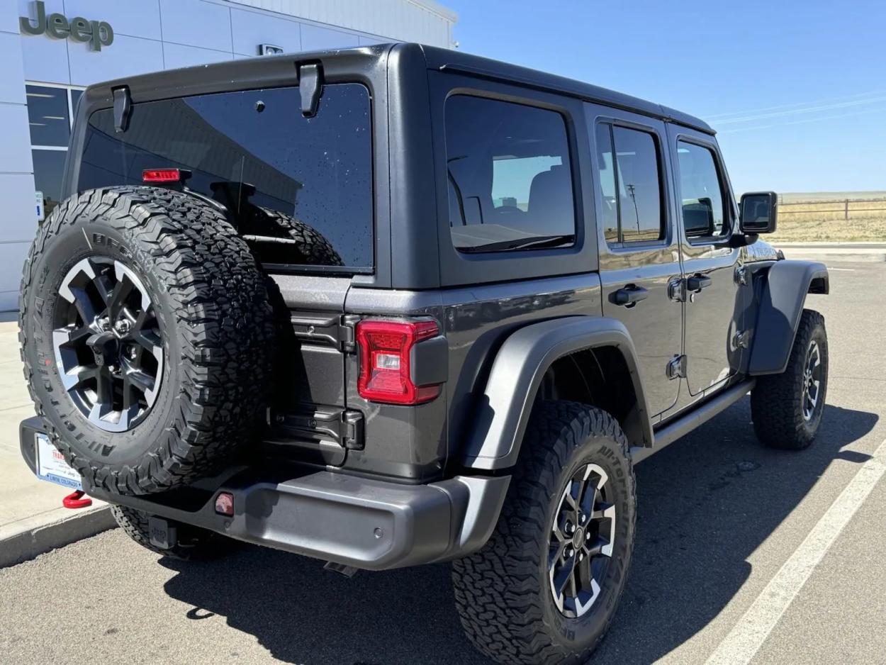 2024 Jeep Wrangler Rubicon | Photo 7 of 16