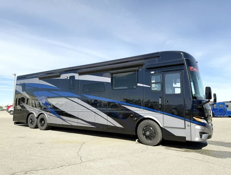 2025 Newmar London Aire 4551