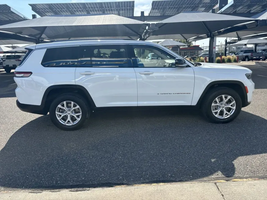 2021 Jeep Grand Cherokee L Limited | Photo 5 of 24