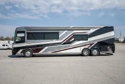 2024 Newmar King Aire 4531 | Thumbnail Photo 1 of 23