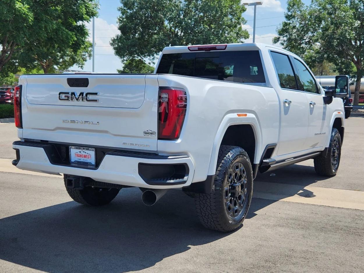 2024 GMC Sierra 2500HD Denali Ultimate | Photo 2 of 30