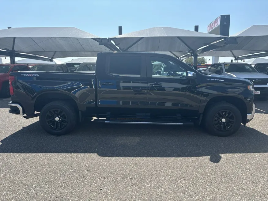 2019 Chevrolet Silverado 1500 LT | Photo 5 of 20