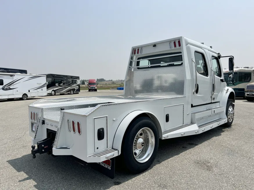 2024 Freightliner M2 106 Plus Summit Hauler | Photo 15 of 25