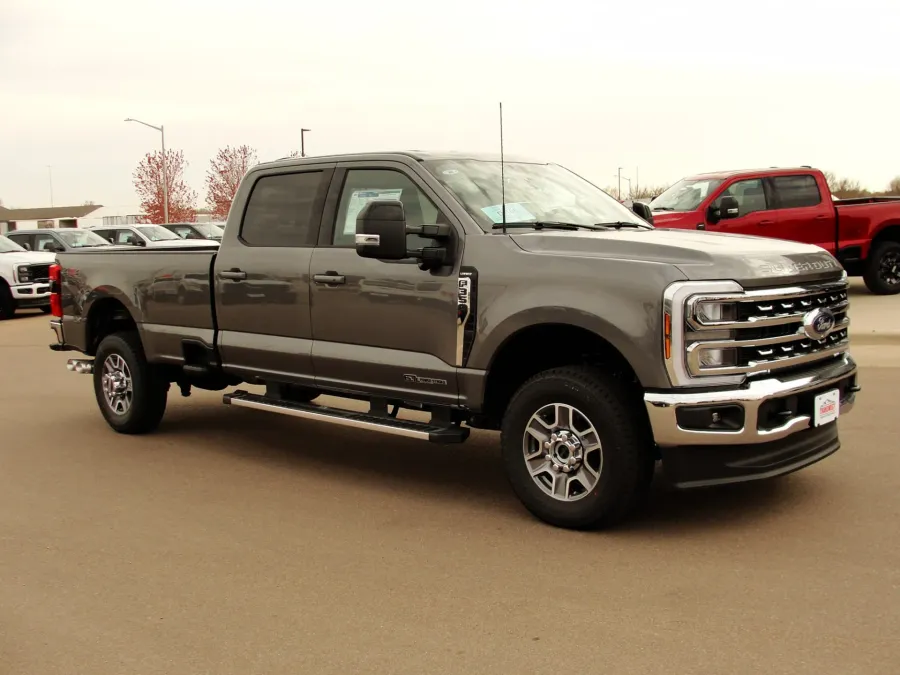 2024 Ford F-350 | Photo 7 of 15