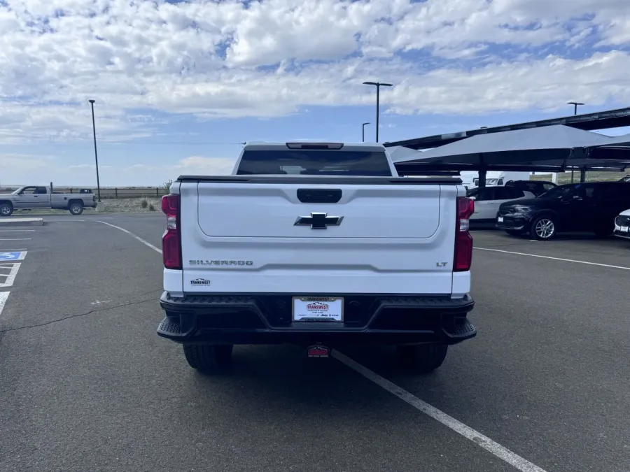 2023 Chevrolet Silverado 1500 LT Trail Boss | Photo 6 of 17