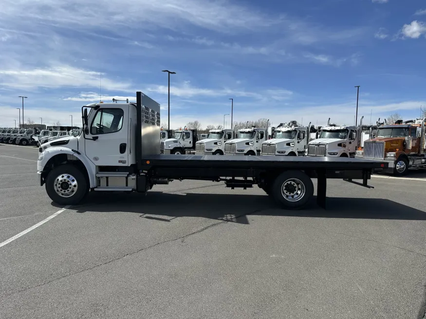 2025 Freightliner M2 106 | Photo 8 of 14