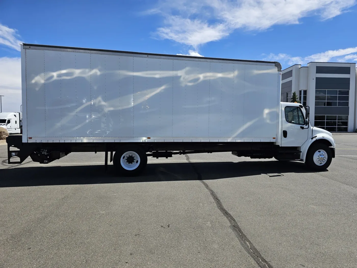 2019 Freightliner M2 106 | Photo 5 of 21