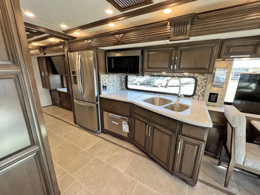 2023 Newmar Supreme Aire 4051 | Photo 14 of 43