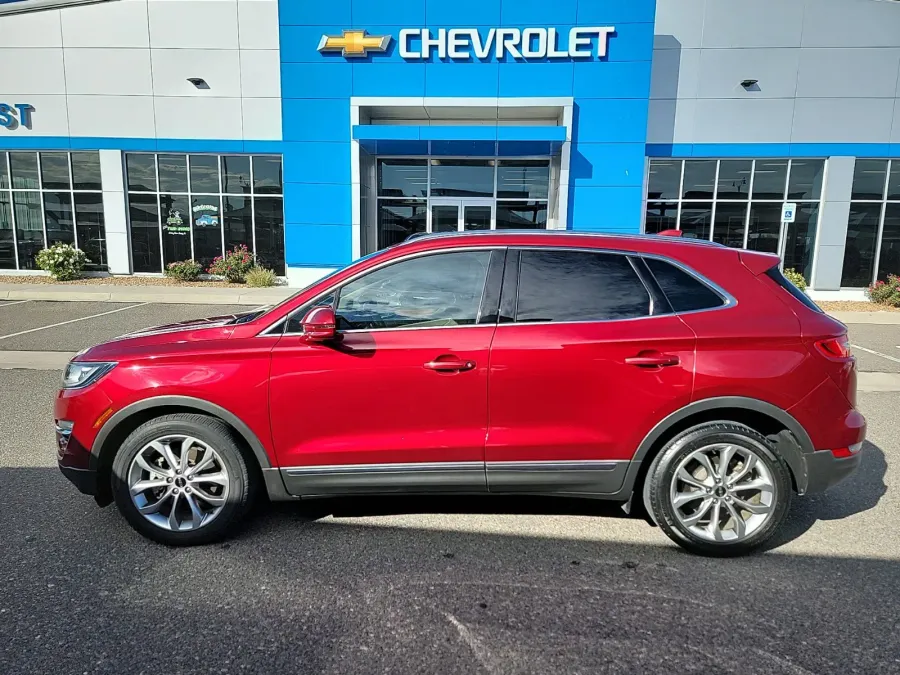 2017 Lincoln MKC Select | Photo 2 of 19