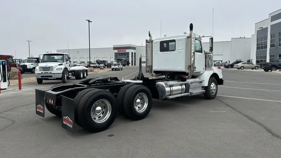 2020 Western Star 4900SA | Photo 5 of 17