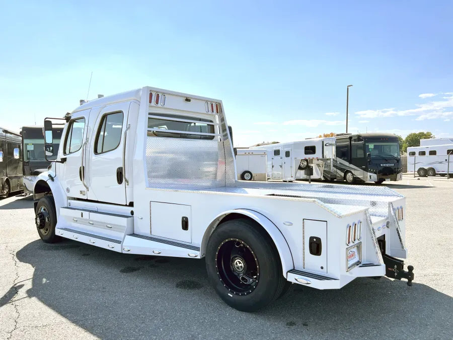 2024 Freightliner M2 106 Plus Summit Hauler | Photo 12 of 21