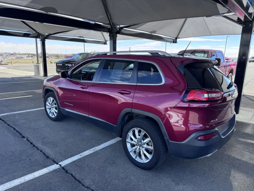 2015 Jeep Cherokee Limited | Photo 2 of 17