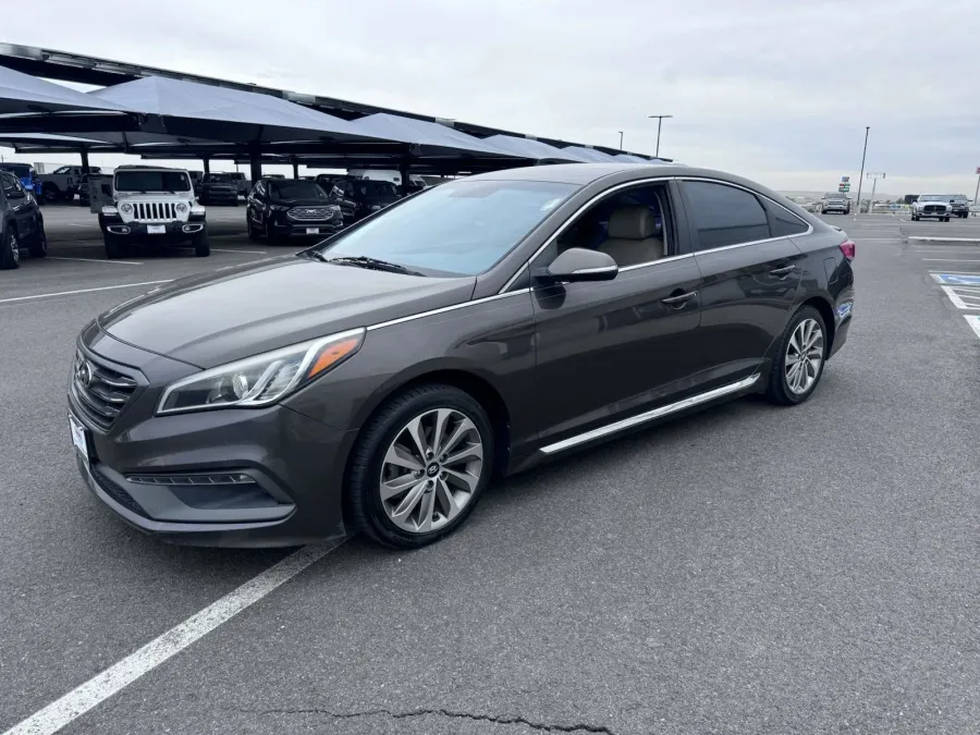 2015 Hyundai Sonata 2.4L Sport | Photo 3 of 16