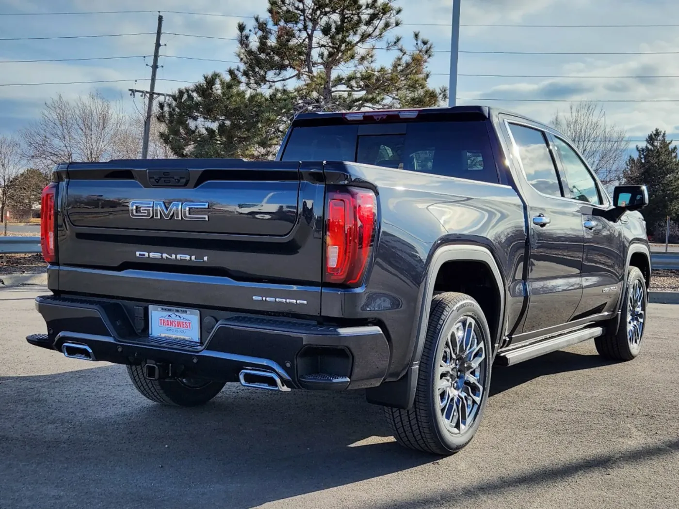 2025 GMC Sierra 1500 Denali Ultimate | Photo 2 of 31