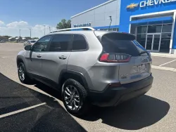 2019 Jeep Cherokee Latitude Plus | Thumbnail Photo 2 of 23