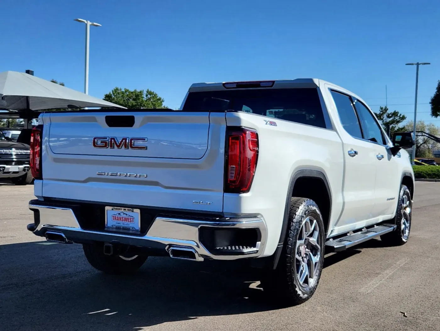 2023 GMC Sierra 1500 SLT | Photo 2 of 31