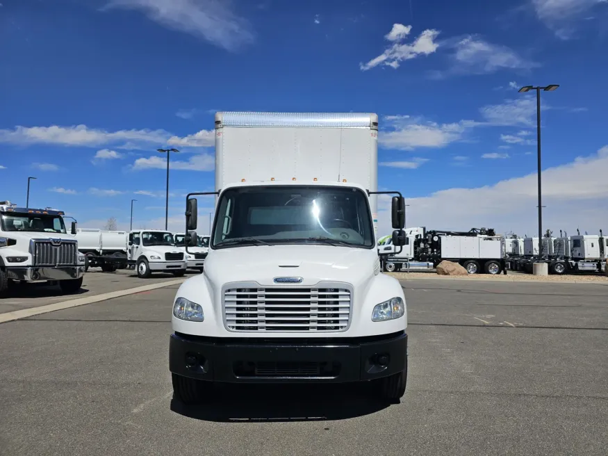 2019 Freightliner M2 106 | Photo 2 of 21