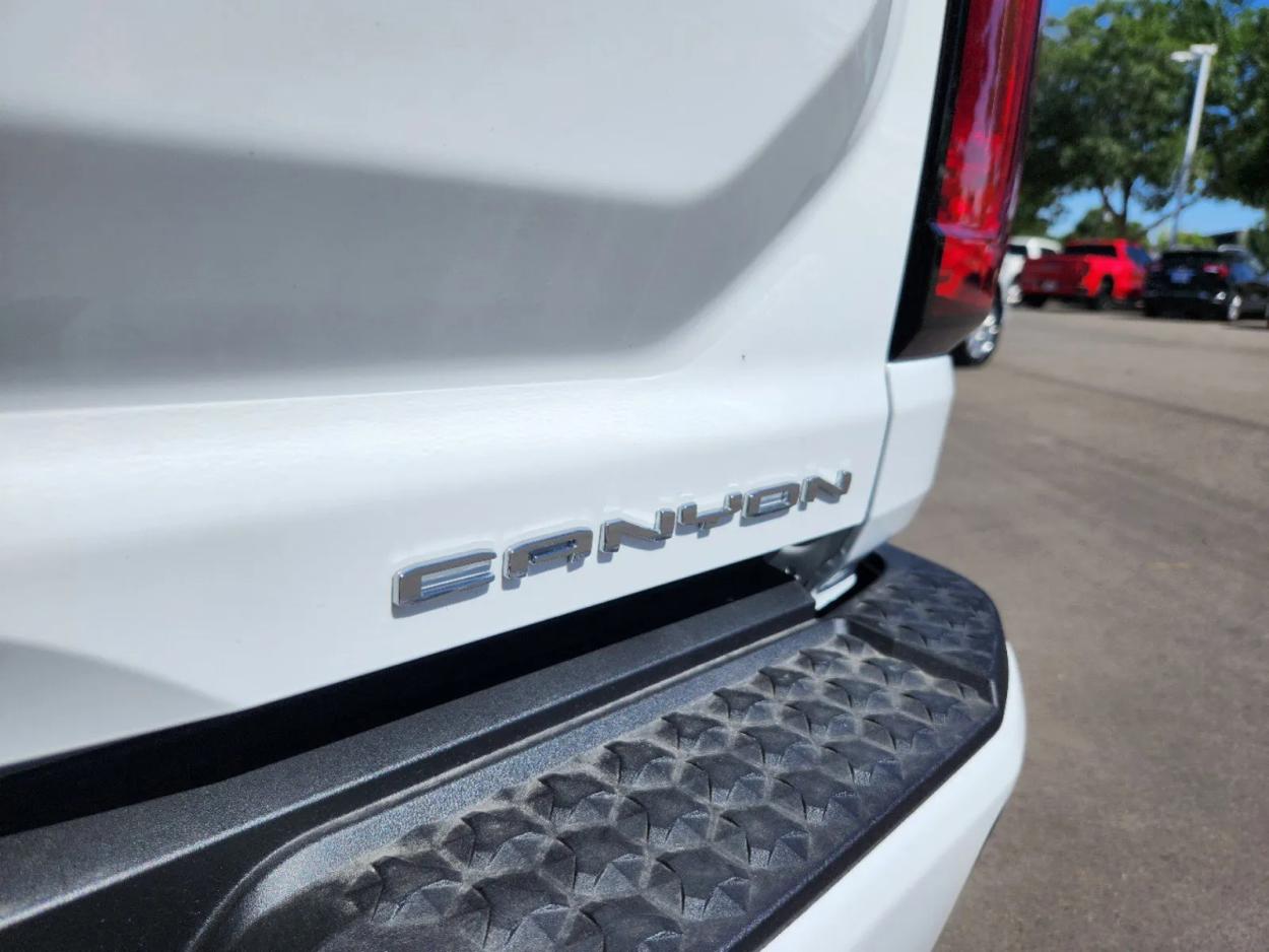 2024 GMC Canyon 4WD Denali | Photo 13 of 27