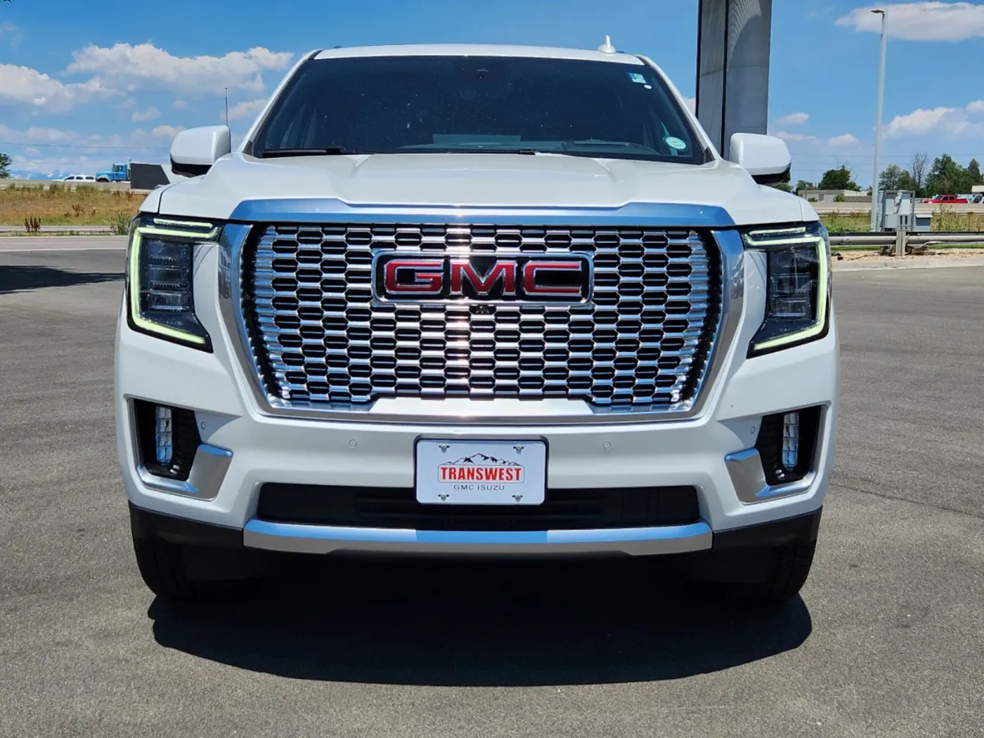 2024 GMC Yukon XL Denali | Photo 4 of 28