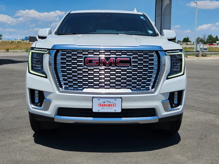 2024 GMC Yukon XL Denali | Photo 4 of 28