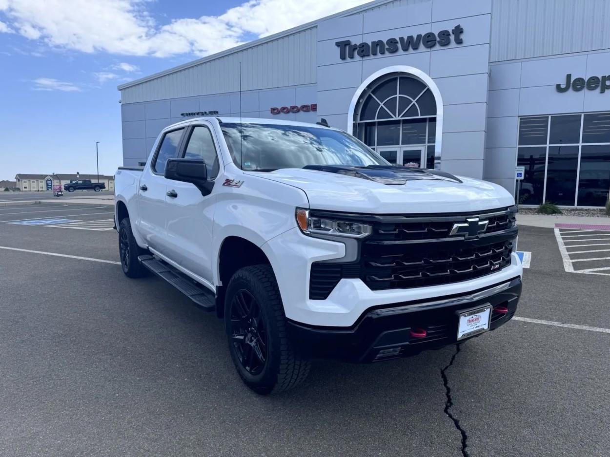 2023 Chevrolet Silverado 1500 LT Trail Boss | Photo 1 of 17