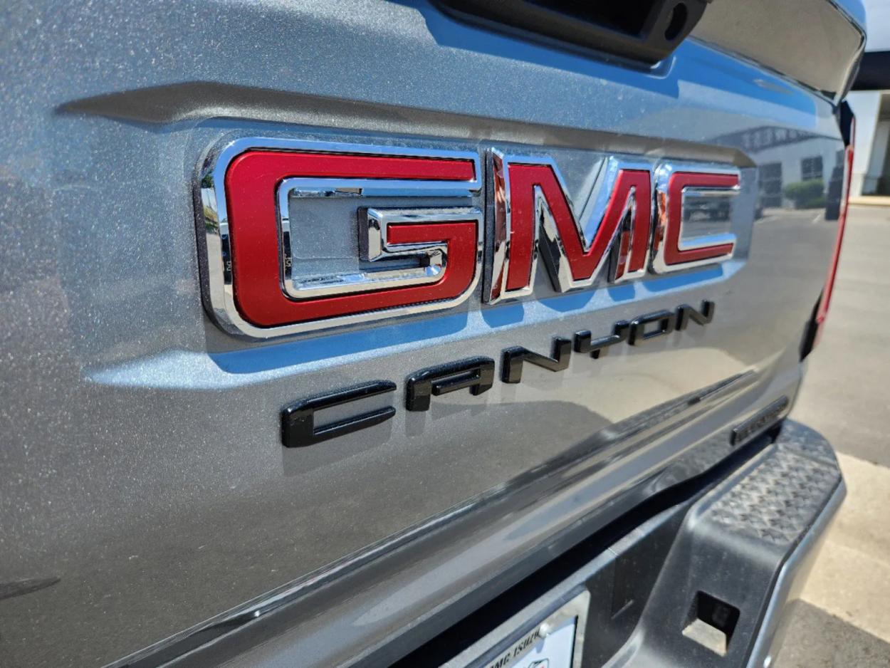 2024 GMC Canyon 4WD Elevation | Photo 12 of 28