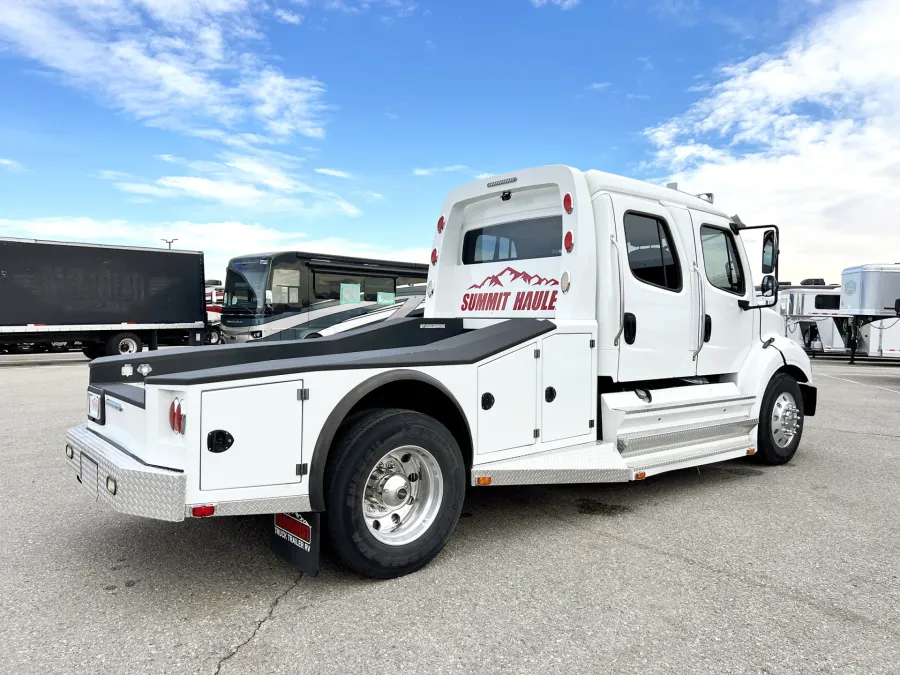 2016 Freightliner M2 112 Summit Hauler | Photo 17 of 26