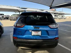 2023 Jeep Cherokee Altitude Lux | Thumbnail Photo 3 of 16