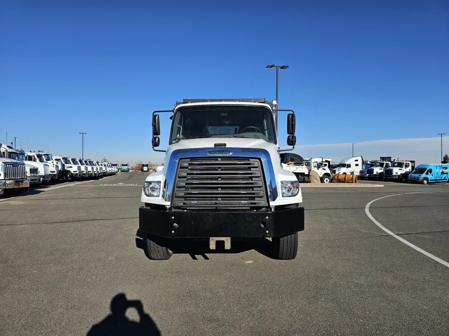 2024 Freightliner 114SD | Photo 2 of 18