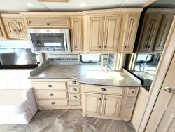 2016 Newmar Dutch Star 3736 | Thumbnail Photo 10 of 28