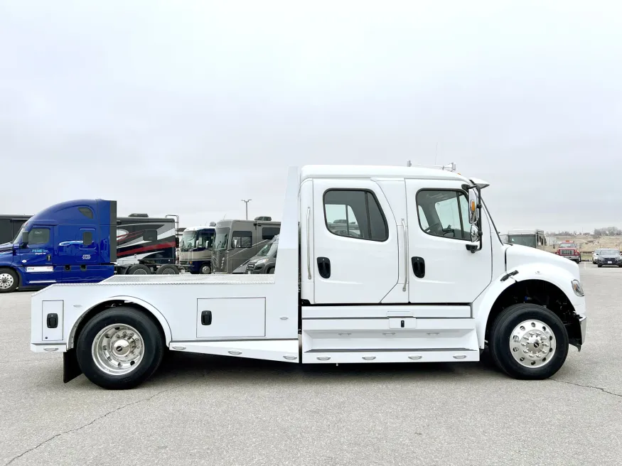 2023 Freightliner M2 106 Summit Hauler | Photo 19 of 27