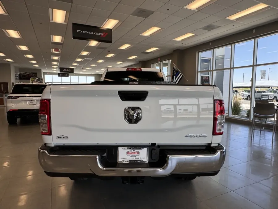 2024 RAM 2500 Tradesman | Photo 5 of 16