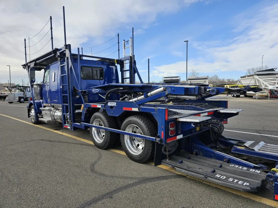 2020 Western Star 4900FA | Photo 6 of 28