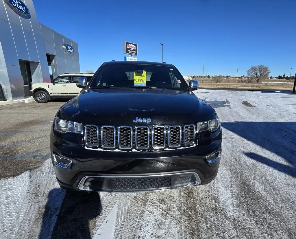 2022 Jeep Grand Cherokee WK | Photo 2 of 32